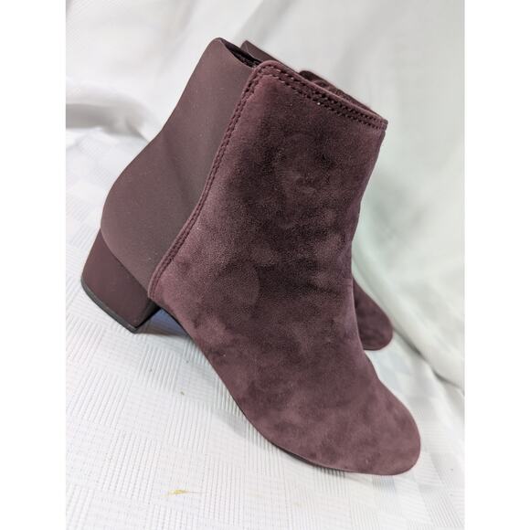 CLARKS! BURGUNDY SUEDE LEATHER & FABRIC ULTRA COMFORT ANKLE BOOTS! SZ 8M - Picture 2 of 13